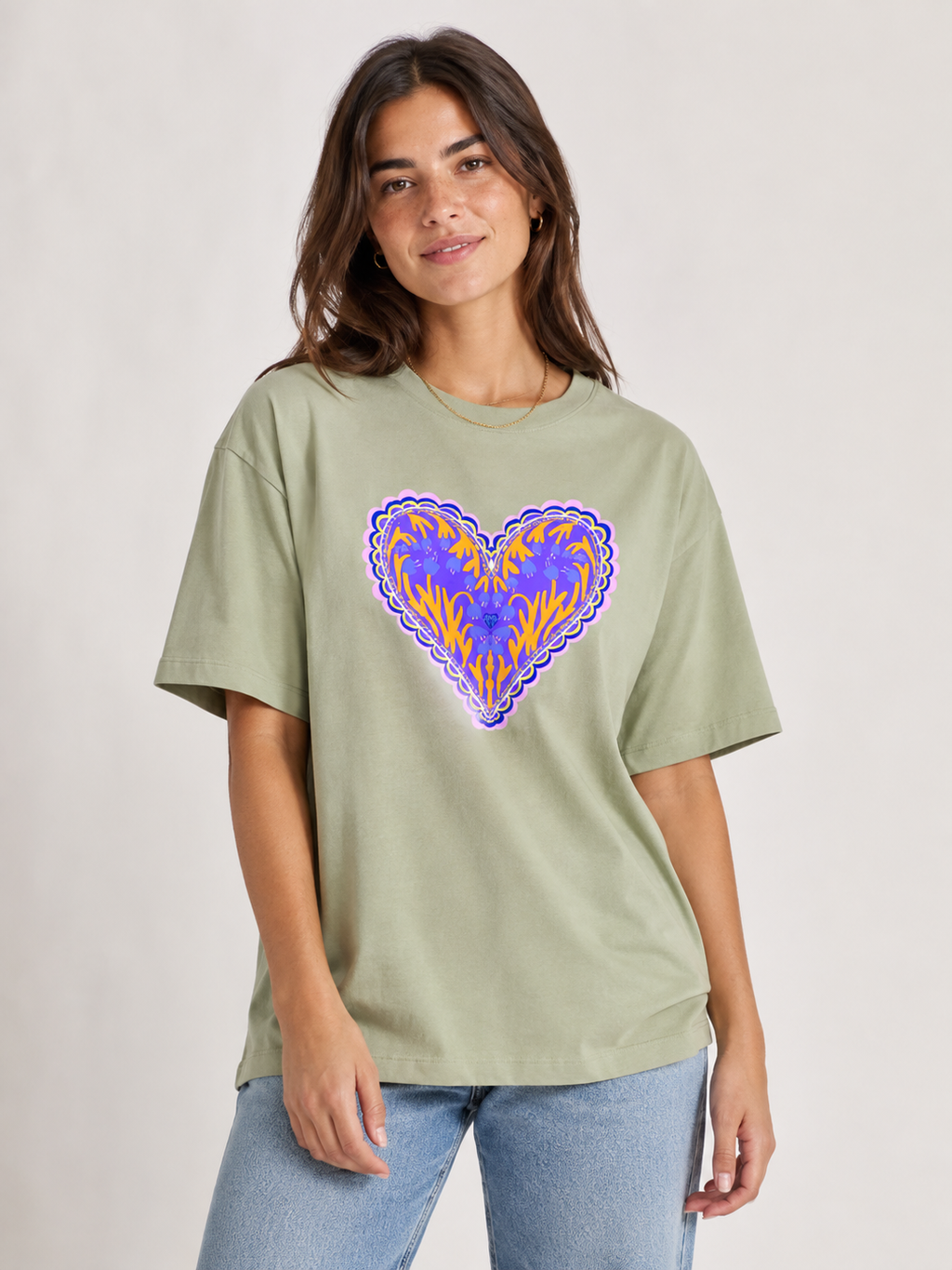 Remera corazón bordado