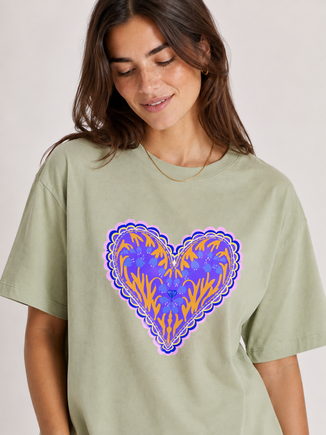 Remera corazón bordado