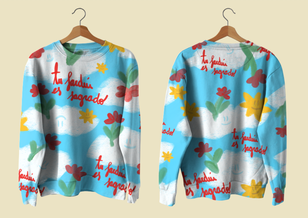 sudadera con diseño original jardin sagrado, con fondo de cielo, nubes y flores, en algodón rústico
